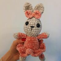 Coniglietta fatta a mano in velluto – Peluche arti