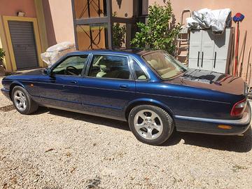 JAGUAR XJ 4.0 Sovereing