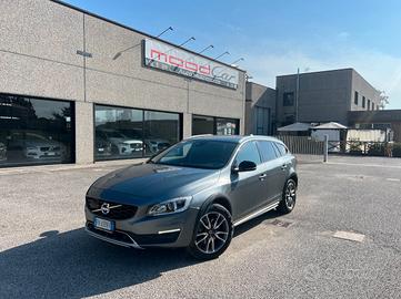 Volvo V60 Cross Country 2.0 d3 Plus geartronic - P