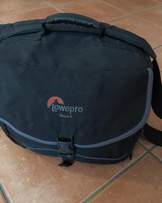 Borsa fotografica Lowepro Nova 4