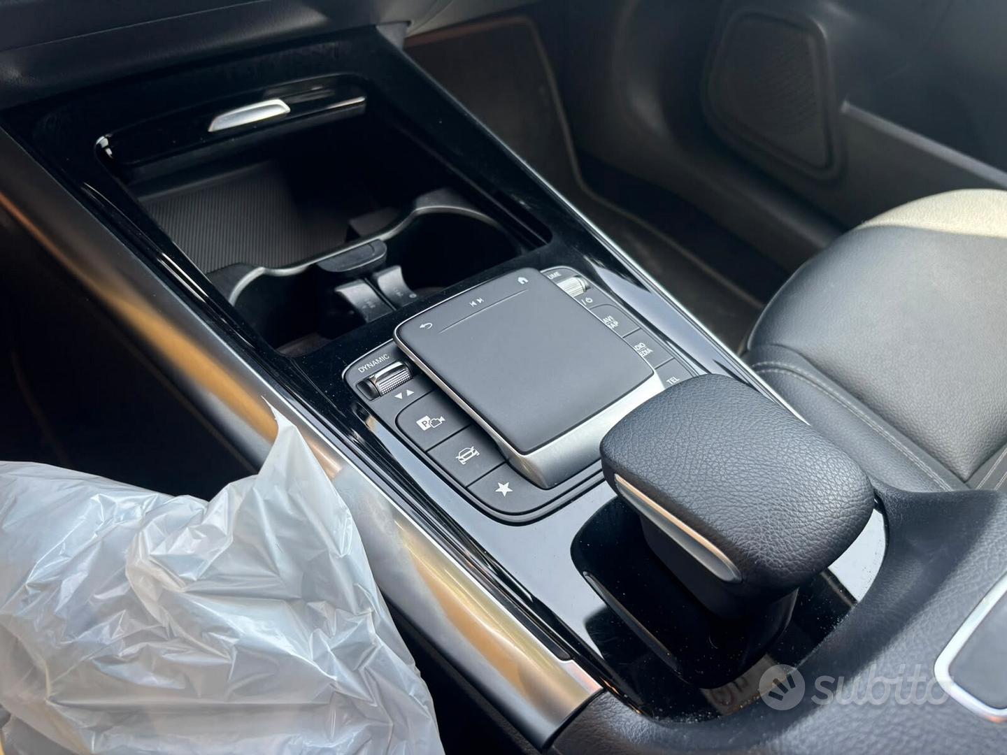 Mercedes-Benz Gla 2022 photo 2