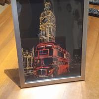 Quadro in tecnica scratch art raffigurante Londra.