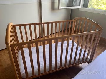 Culla con materasso in legno