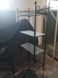 Colonna scaffale con mensole