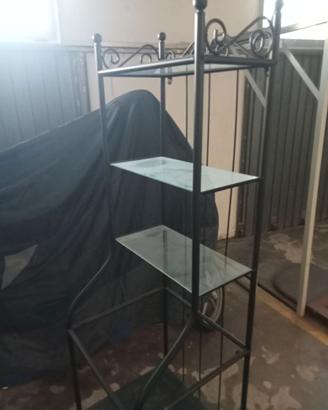 Colonna scaffale con mensole