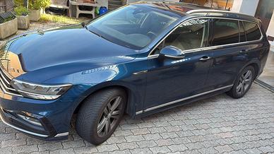 Wolkswagen Passat 1.6 TDI R-line DSG