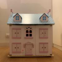 Casetta delle bambole in legno,