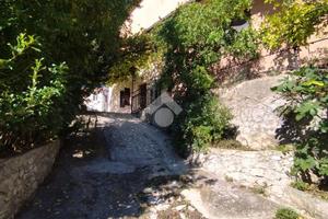 CASA INDIPENDENTE A BORGHI