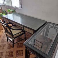 Scrivania, poltrona, console