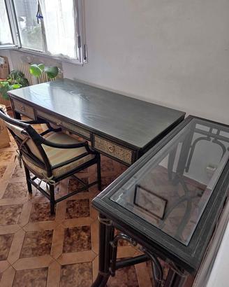 Scrivania, poltrona, console