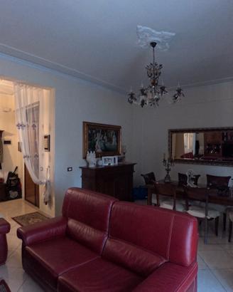 Appartamento ristrutturato con doppia esposizione