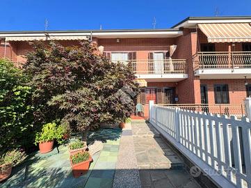VILLA A SCHIERA A LA LOGGIA