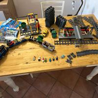 LEGO treno cargo + Stazione + 5 set city+ batman