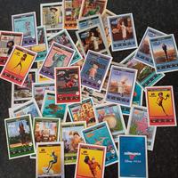 Mazzi di carte con personaggi Disney e altro a