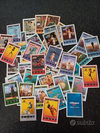 Mazzi di carte con personaggi Disney e altro a