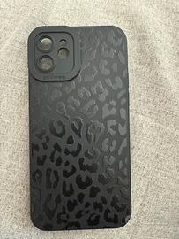 Cover iPhone 12 nera leopardata