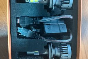 Coppia fari auto Led H4