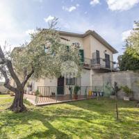 PORZIONE DI BIFAMILIARE A PALOMBARA SABINA