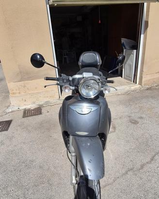   scarabeo 125