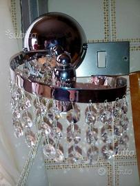 Coppia di applik moderni con cristalli