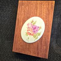 Scatola libro in legno + porcellana dipinta a mano