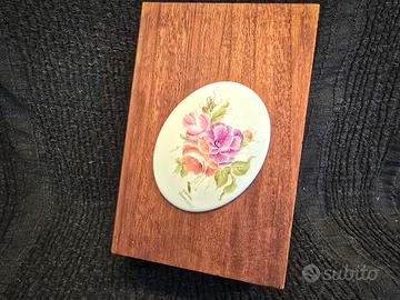 Scatola libro in legno + porcellana dipinta a mano