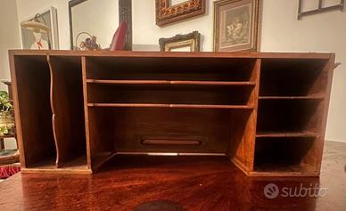 Alzatina in legno con ripiani