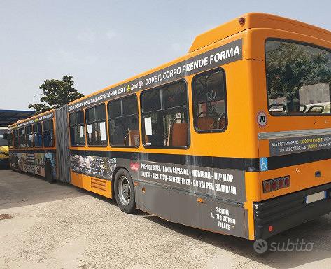 Autobus Urbano Mercedes Benz usato