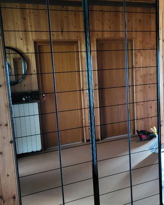 Armadio a specchio ante scorrevoli, interno nero