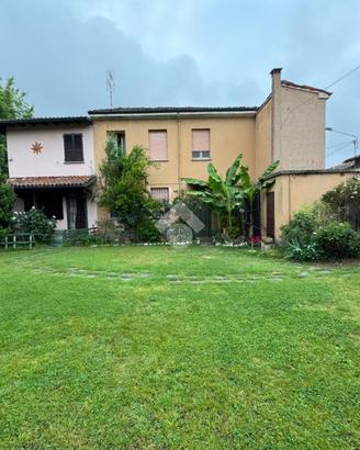 CASA SEMINDIPENDENTE A SAN ZENONE AL PO