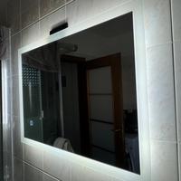 Specchio bagno con illuminazione led