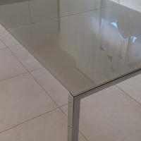 Tavolo in vetro temperato