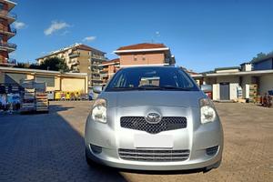 Toyota Yaris 1.0 5 porte Sol