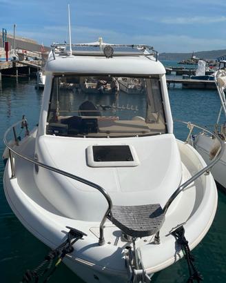 Blumax 6m cabinata + Suzuki 80CV accessoriata