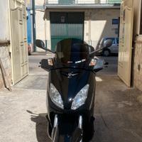 Yamaha X-Max 250