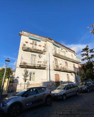 5 LOCALI A TORRE DEL GRECO