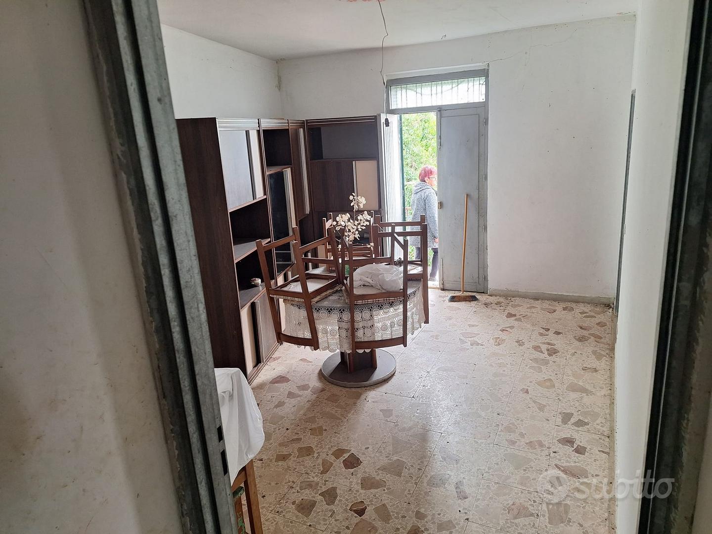 Casa più terreno da ristrutturare - Vista 4