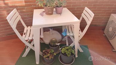 Tavolo giardino nuovo.