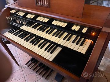 Organo Hammond M143 tonewheel anni ’60