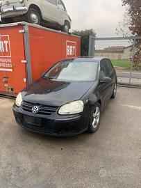 Ricambi Golf 5 2006 - veicolo per ricambi