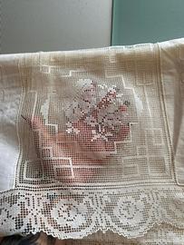 Copriletto lino ricamato a mano