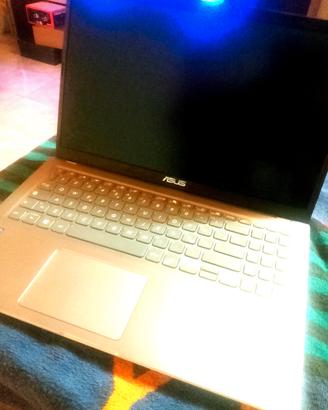 Notebook ASUS VivoBook 4GB/256GB SSD - con scatola