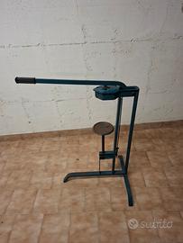 Tappatrice bottiglie 