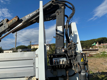 Cassa scarrabile con gru e verricello