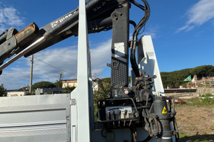 Cassa scarrabile con gru e verricello