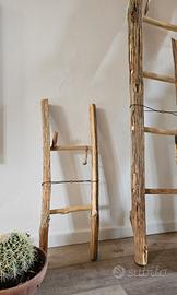 Scala decorativa in legno 