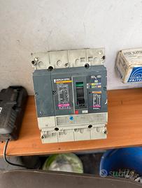 Interruttore magnetotermico Merlin gerin