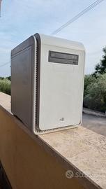 PC assemblato inteli5 4400  con 16 GB RAM corsaire