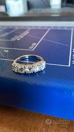 Anello in oro Bianco con Diamanti - mod riviera