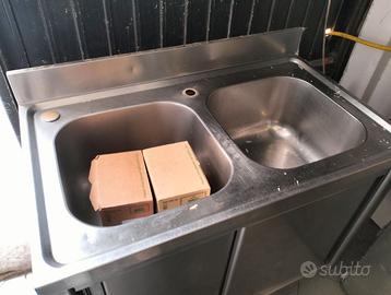 Lavello in acciaio